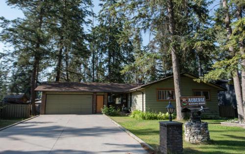 Golden House | Auberge Kicking Horse Guest House