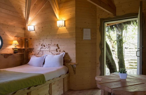 Chataigneraie Cantalienne Hotel | Auberge La Tomette, The Originals Relais
