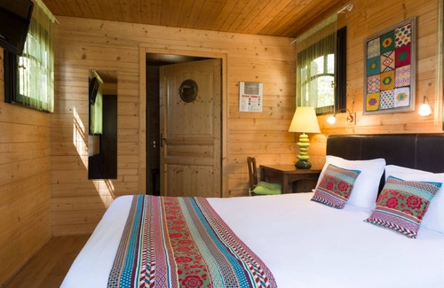 Chataigneraie Cantalienne Hotel | Auberge La Tomette, The Originals Relais