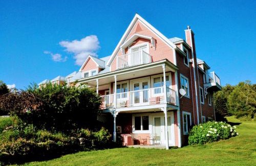 Hatley Hotel | Auberge Le Tricorne