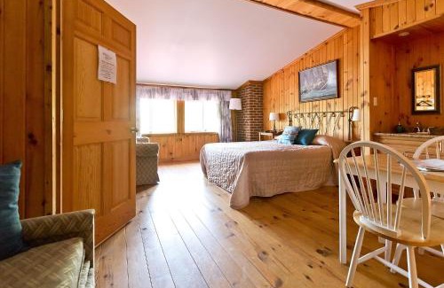 Richmond Hotel | Auberge Papillon Lune