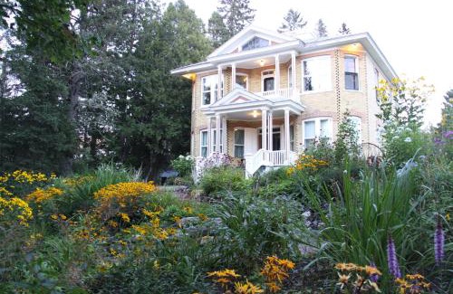 Saint-Simon-les-Mines Hotel | Auberge Taylor Manor