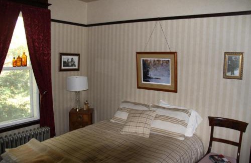 Saint-Simon-les-Mines Hotel | Auberge Taylor Manor