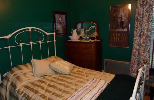 Saint-Simon-les-Mines Hotel | Auberge Taylor Manor