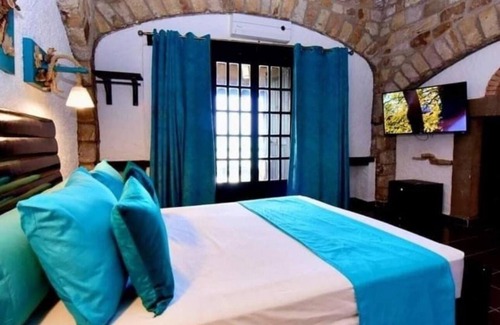 Toudja Hotel | Auberge Thais