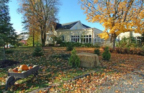 West Brome Hotel | Auberge West Brome
