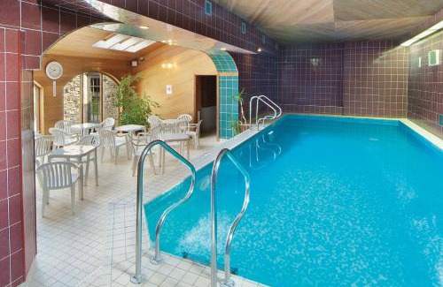 Akeld House | Aubretia Trail