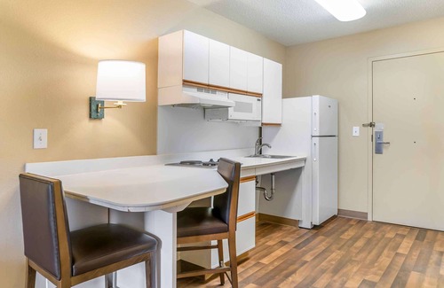 Auburn Hills Hotel | Auburn Hills Extended Stay Inn