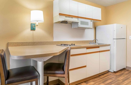 Auburn Hills Hotel | Auburn Hills Extended Stay Inn