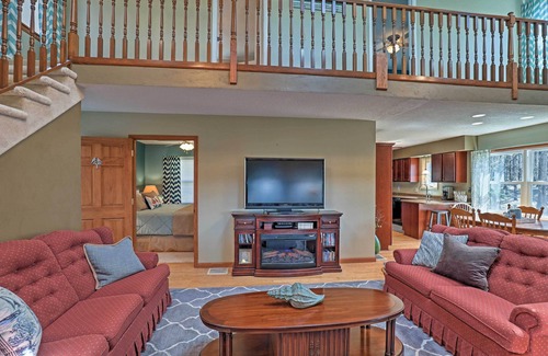 Auburn House | Auburn Vacation Rental Home Near Owasco Lake!
