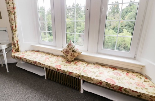 Balfron Cottage | AUCHENTROIG HOUSE, family friendly, with open fire in Buchlyvie