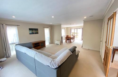 Howick House | Auckland GQ Howick holiday home