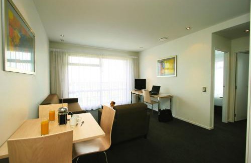 Auckland Central Business District Apartment | Auckland Harbour Suites