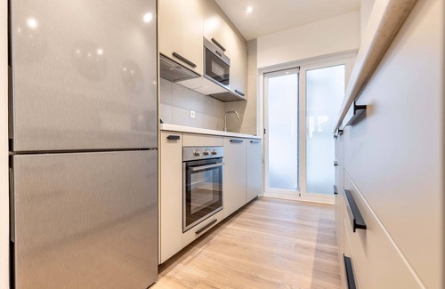 El Viso Apartment | Auditorio lll apartment in Madrid