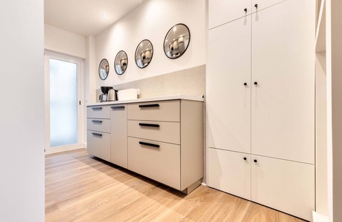 El Viso Apartment | Auditorio lll apartment in Madrid