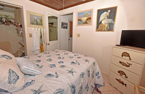 Englewood House | Audreys Paradise 8434