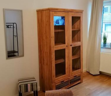 Hitdorf Apartment | AufmLohr - Appartement mit 3 Schlafzimmern - in Leverkusen Hitdorf - Private Parkplätze vorhanden-