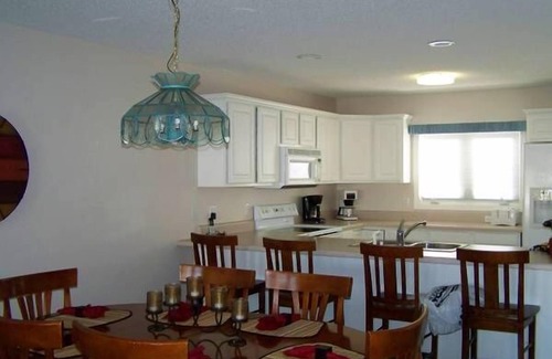 La Follette Condo | August 3-6 $180 nDEERFIELD LAKEFRONT CONDO/COVERED SLIPn2 BEDROOM/2.5 BATH