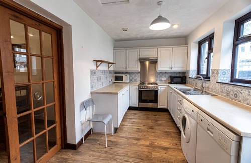 Hanham Apartment | August Discount - Long Stay - Contractors
