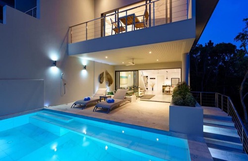 Chaweng City Center Villa | AUGUST POOL VILLA