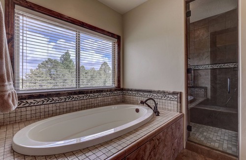 Zion National Park East Entrance House | August special - Brand New Hot Tub with amazing sunset- our reviews say it all.