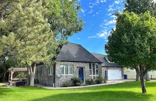 Nibley House | August Special Rates! Spacious- Great for Groups or Families- 12 min from USU!