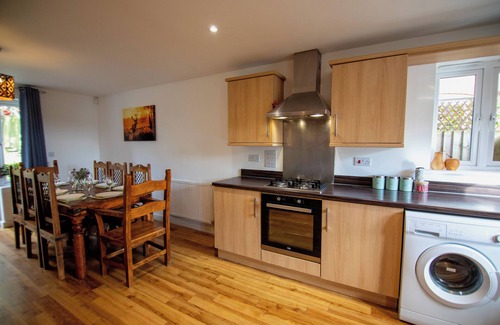 Andover House | Augusta House - Andover - Large 4 bedroom with garden, near centre