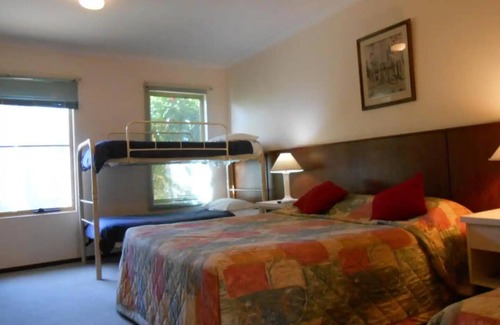 Augusta Hotel | Augusta Molloy Motel - Unit 6