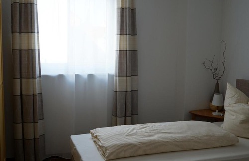 Haunstetten-Nord Apartment | Augusta-Refugium