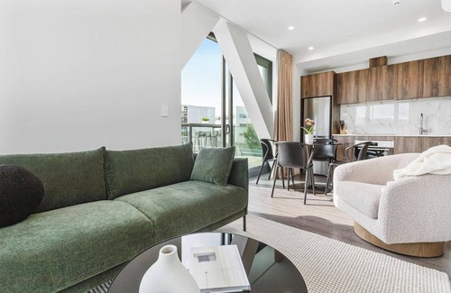 Parnell Apartment | Augustus Haven Apartment with Parking and Air-Con
