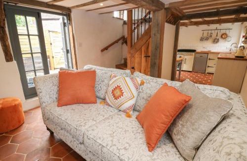 Kneesall House | Auld Cottage