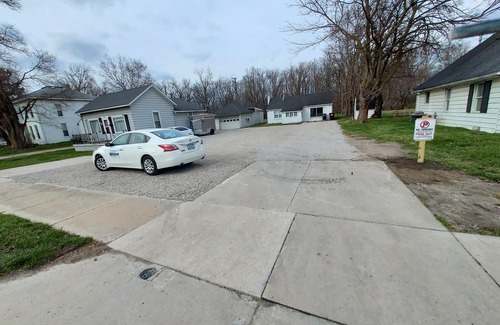 Dundee Cottage | Aunt Rose's cozy 1 bedroom cottage on the River Raisin in Dundee MI
