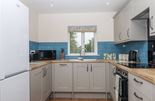 South Tawton Cottage | AUNTY JUNES COTTAGE, pet friendly, with a garden in Whiddon Down