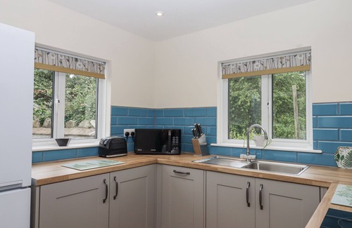 South Tawton Cottage | AUNTY JUNES COTTAGE, pet friendly, with a garden in Whiddon Down