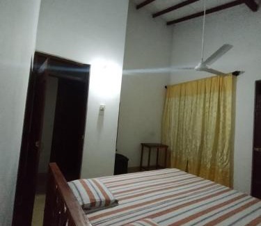 Mahasenpura Bed & Breakfast | Aura Holiday Inn