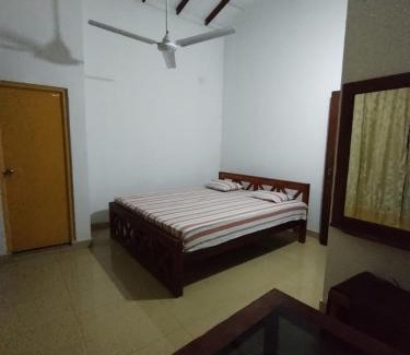 Mahasenpura Bed & Breakfast | Aura Holiday Inn