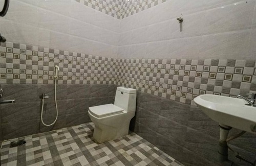 Bommayapalayam Resort | AuraBay Resorts Deluxe Double Room with Balcony