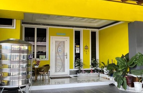 Kusial House | Auranad Guest House Tanah Merah Wifi-Netflix
