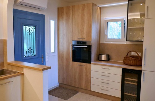 Foinikounta Apartment | Aurelia Home offers you comfort and charm close to the beach