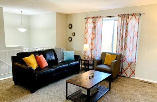 Aurora House | Aurora 2 King Beds Updated, Cozy Home