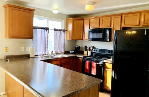 Aurora House | Aurora 2 King Beds Updated, Cozy Home