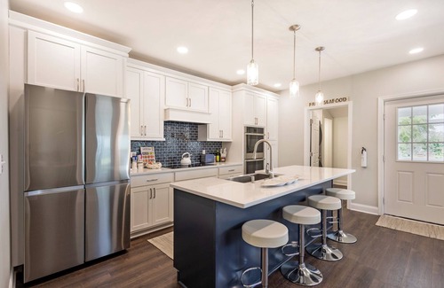 Cambridge House | Aurora Blue - A Stylish Experience n