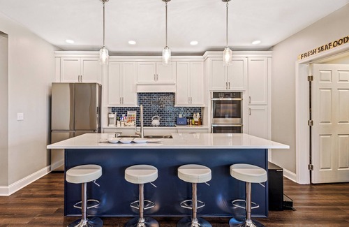Cambridge House | Aurora Blue - A Stylish Experience n