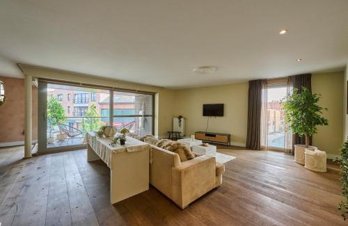 Lommel Apartment | Aurora City Apartment