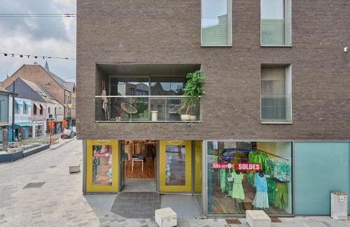 Lommel Apartment | Aurora City Apartment