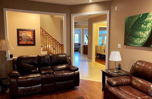 Aurora Villa | Aurora Executive Upscale Residence Three Bedrooms Three and Half Bathrooms