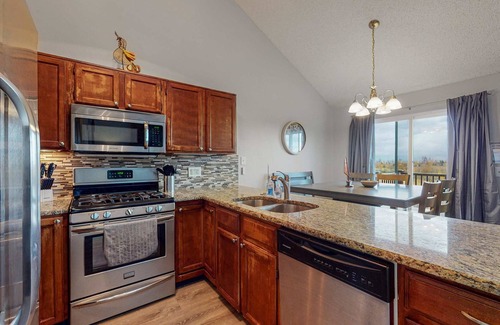 Prides Crossing House | Aurora Family-Friendly Home Near Quincy Reservoir