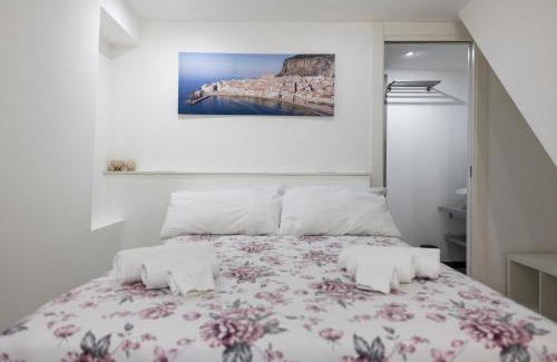 Old Town Apartment | Aurora House Suite