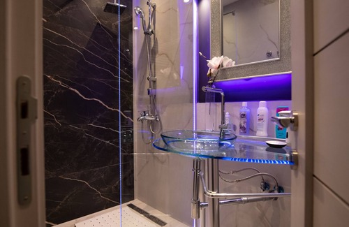 Vozdovac Apartment | ★ Aurora Lux Apartment ★ Sauna✔ Jacuzzi ✔Massage✔