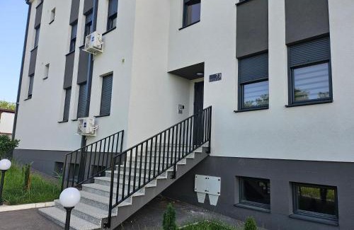 Vozdovac Apartment | Aurora lux